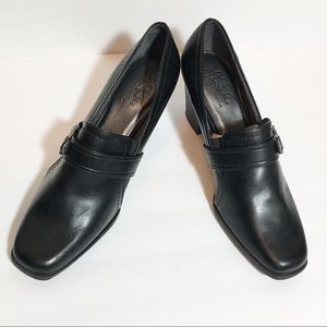 Life Stride woman casual shoe size 9W (PM31)